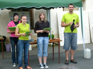 Jeden okruh ujeli... Dva okruhy ujeli...... Dvacet sedm okruh� ujel...